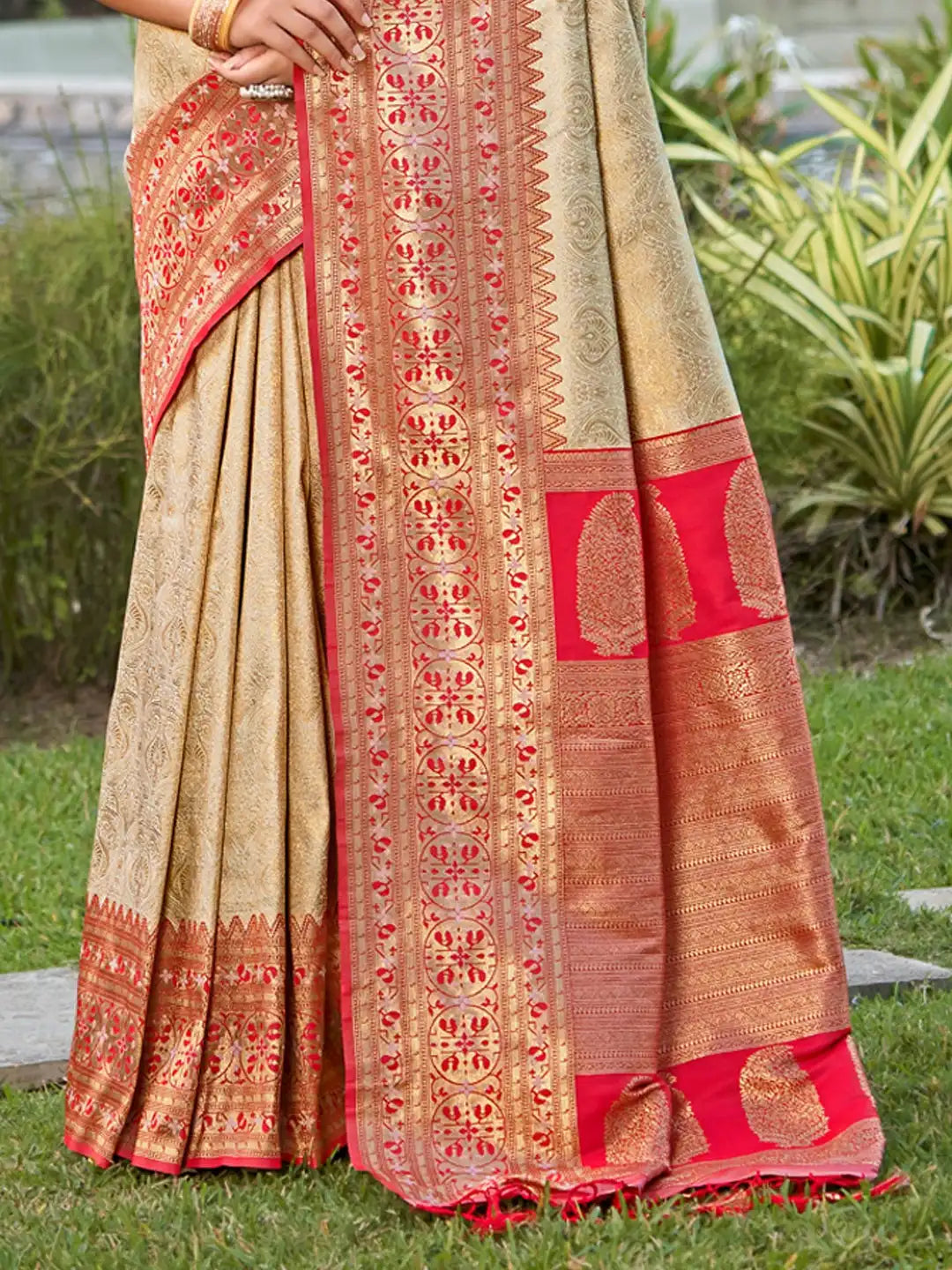 Astita Sarees Showcase The Rich Heritage Of Banarasi Silk Featuring Intricate Weaving