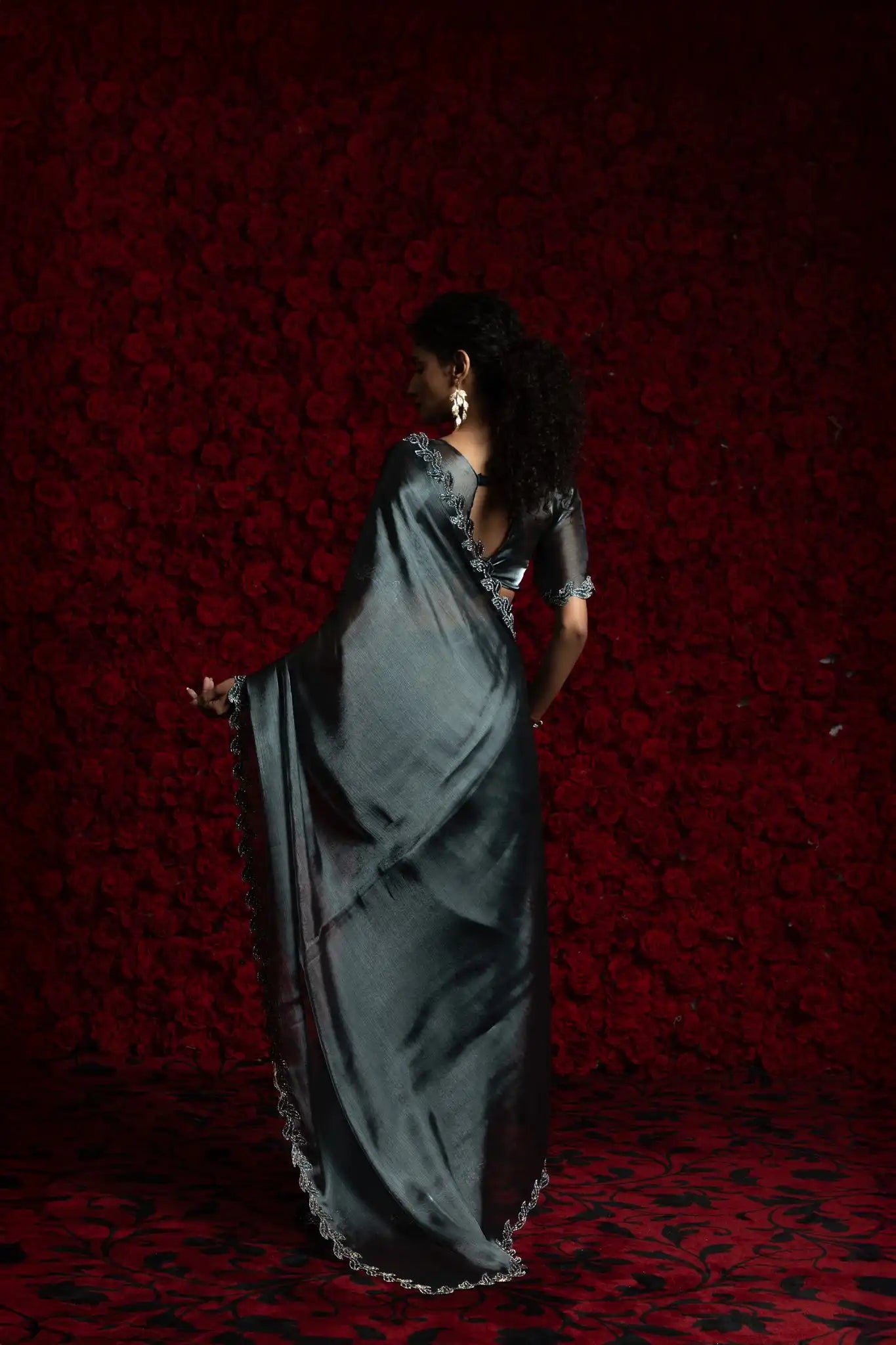 The Mehek Saree Made From Premium Tissue Chiffon Offers A Luxurious Feel with Smooth Texture