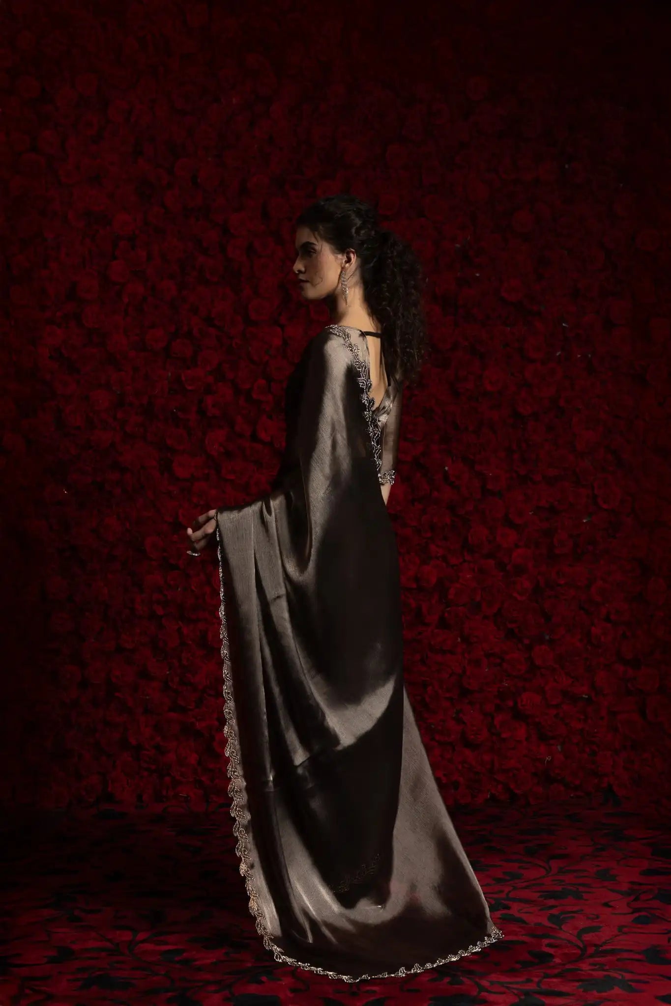 The Mehek Saree Made From Premium Tissue Chiffon Offers A Luxurious Feel with Smooth Texture