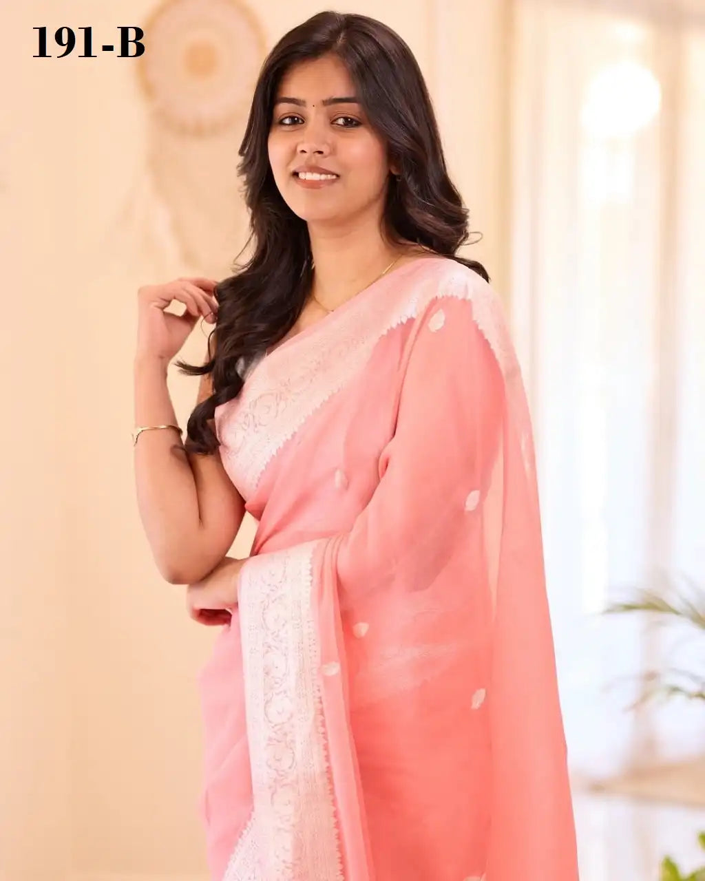 Kasturi Trendz Sarees Feature A Soft Lilac Slab Design That Adds A Subtle Yet cCaptivating Charm
