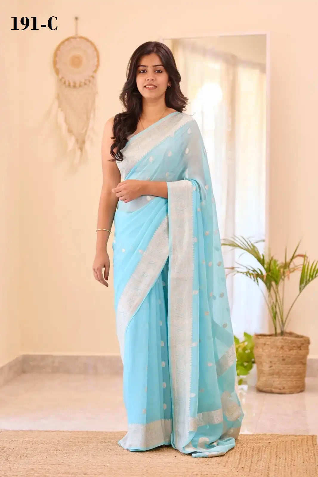 Kasturi Trendz Sarees Feature A Soft Lilac Slab Design That Adds A Subtle Yet cCaptivating Charm