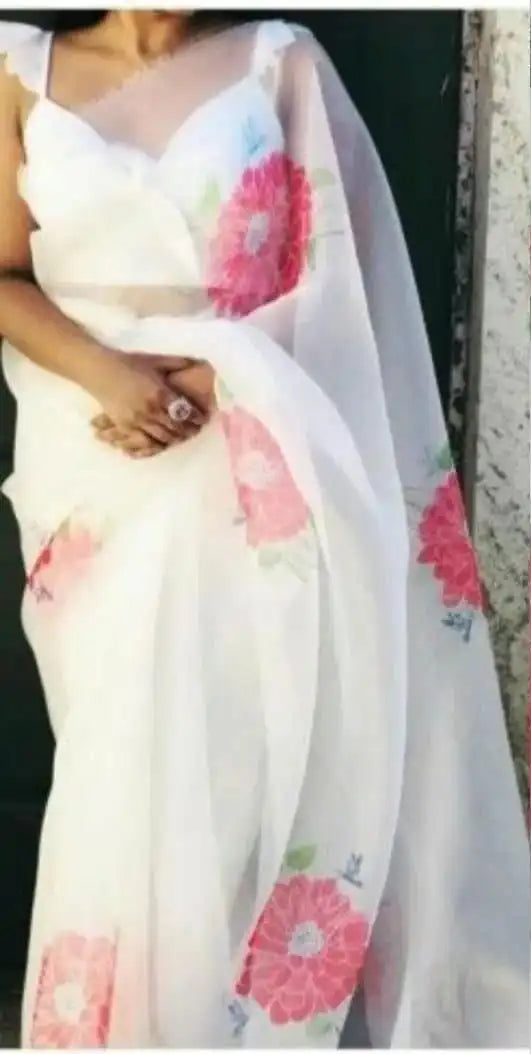 Vakratund Sarees Made With Organza Silk Combine Traditional Artistry With A Delicate