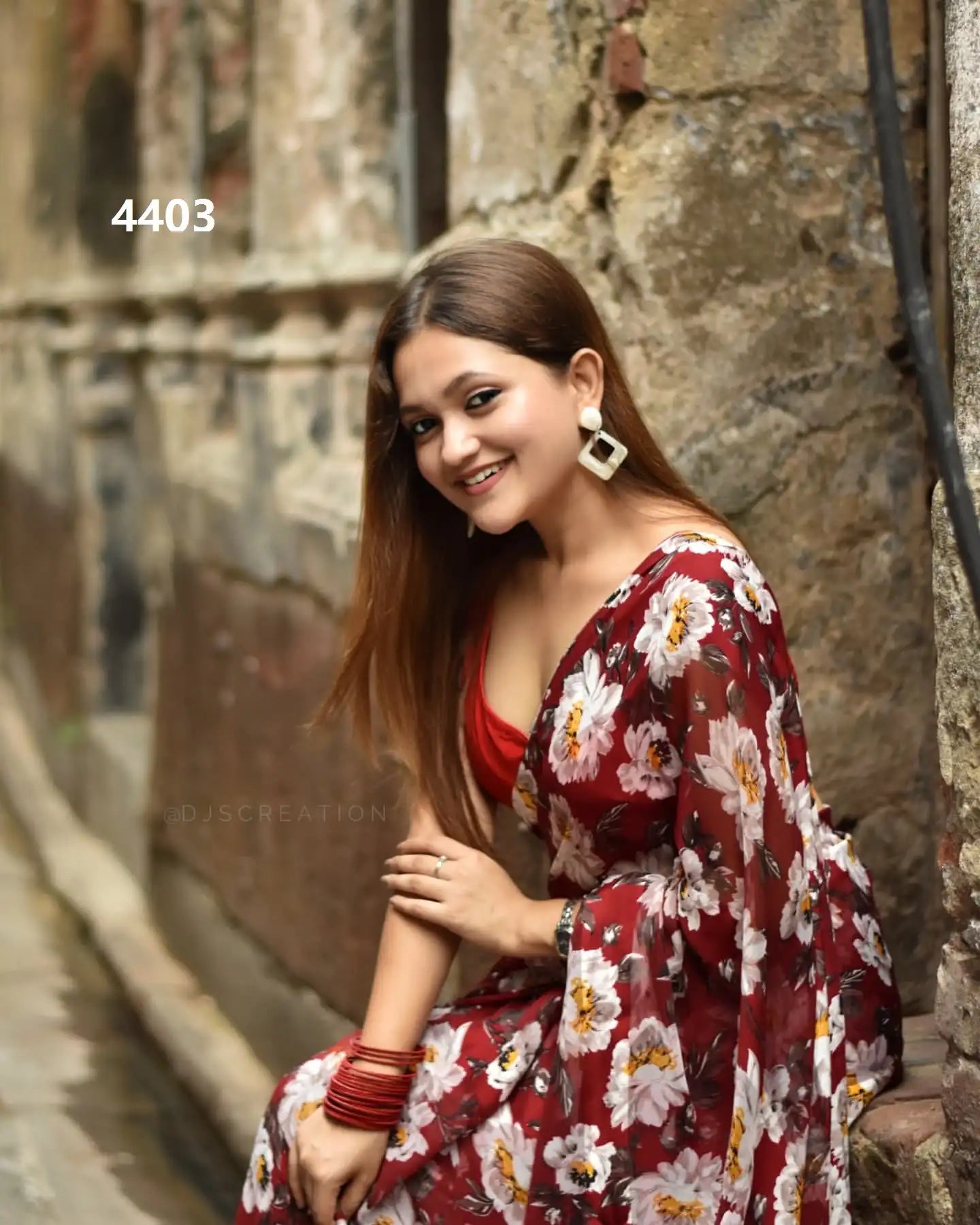 Vakrtaund Sarees Feature Soft Georgette Fabric Combined With Exquisite Digital Print Work