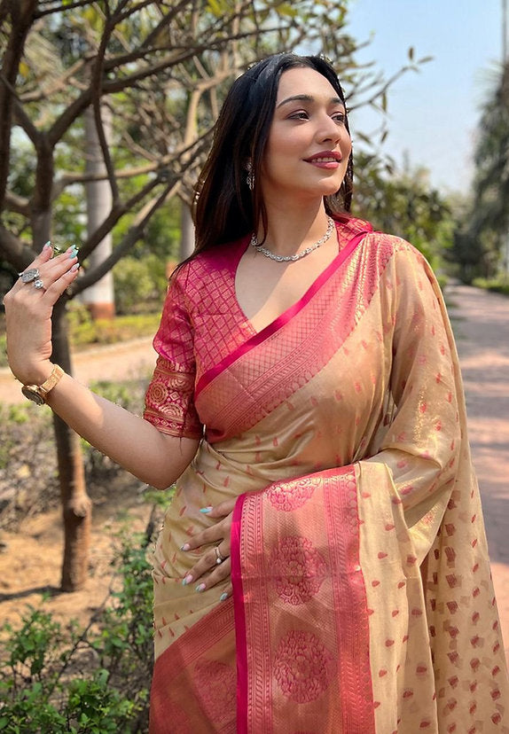 KASTURI TRENDZ - Exquisite Banarasi Silk Sarees in a Wide Range of Stunning Colors