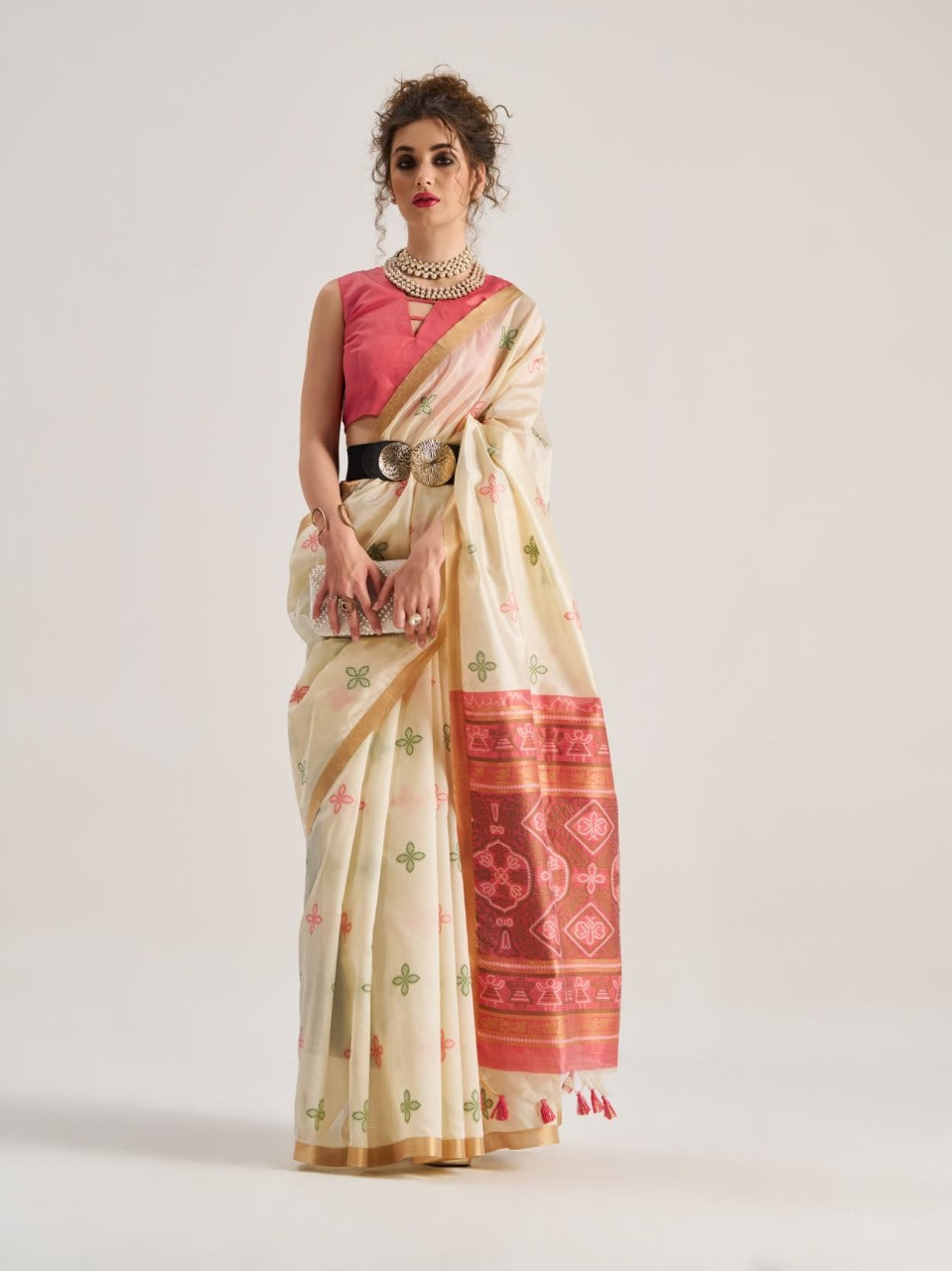 Mono Poley Sarees Are Highly Crafted With Art Silk Patola Weaving