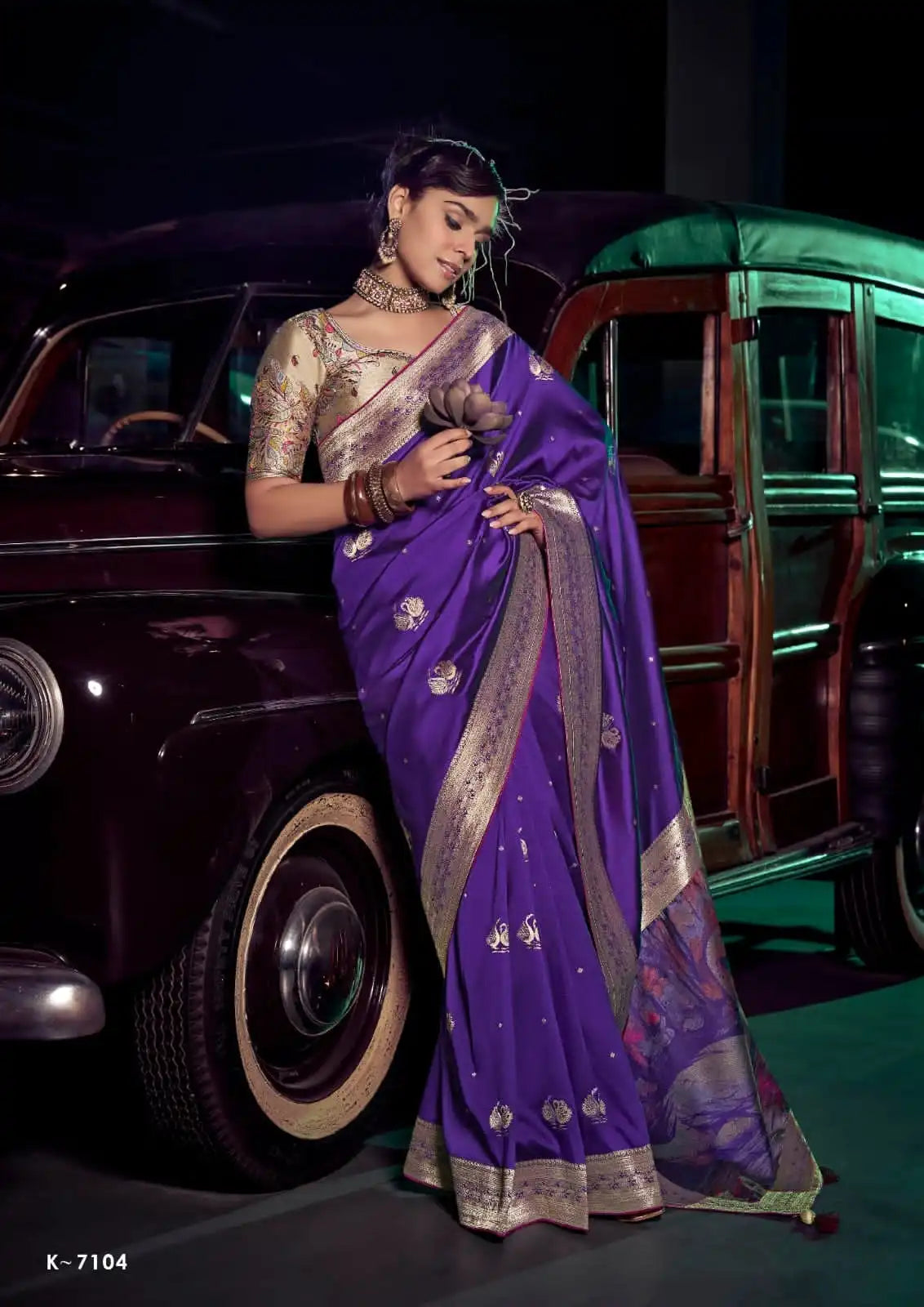 Kira Sarees Showcase Exquisite Pure Silk Fabric Enhanced By A 3D Woven Pallu