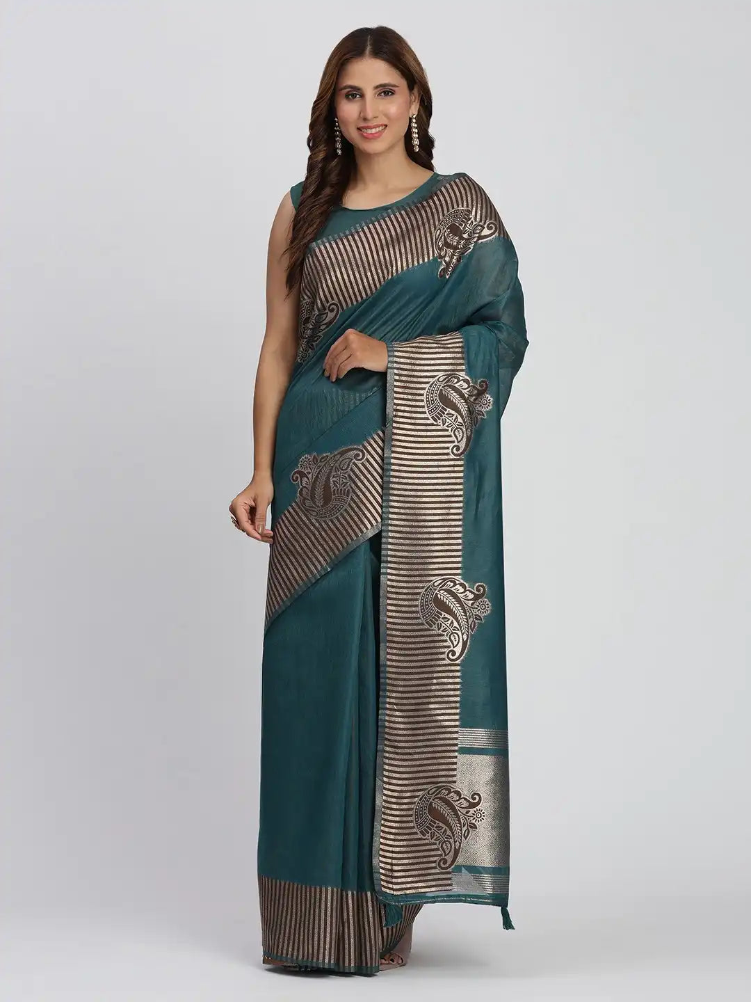 The ASTITA Saree Made From high-Quality Linen Cotton Combines Traditional Elegance