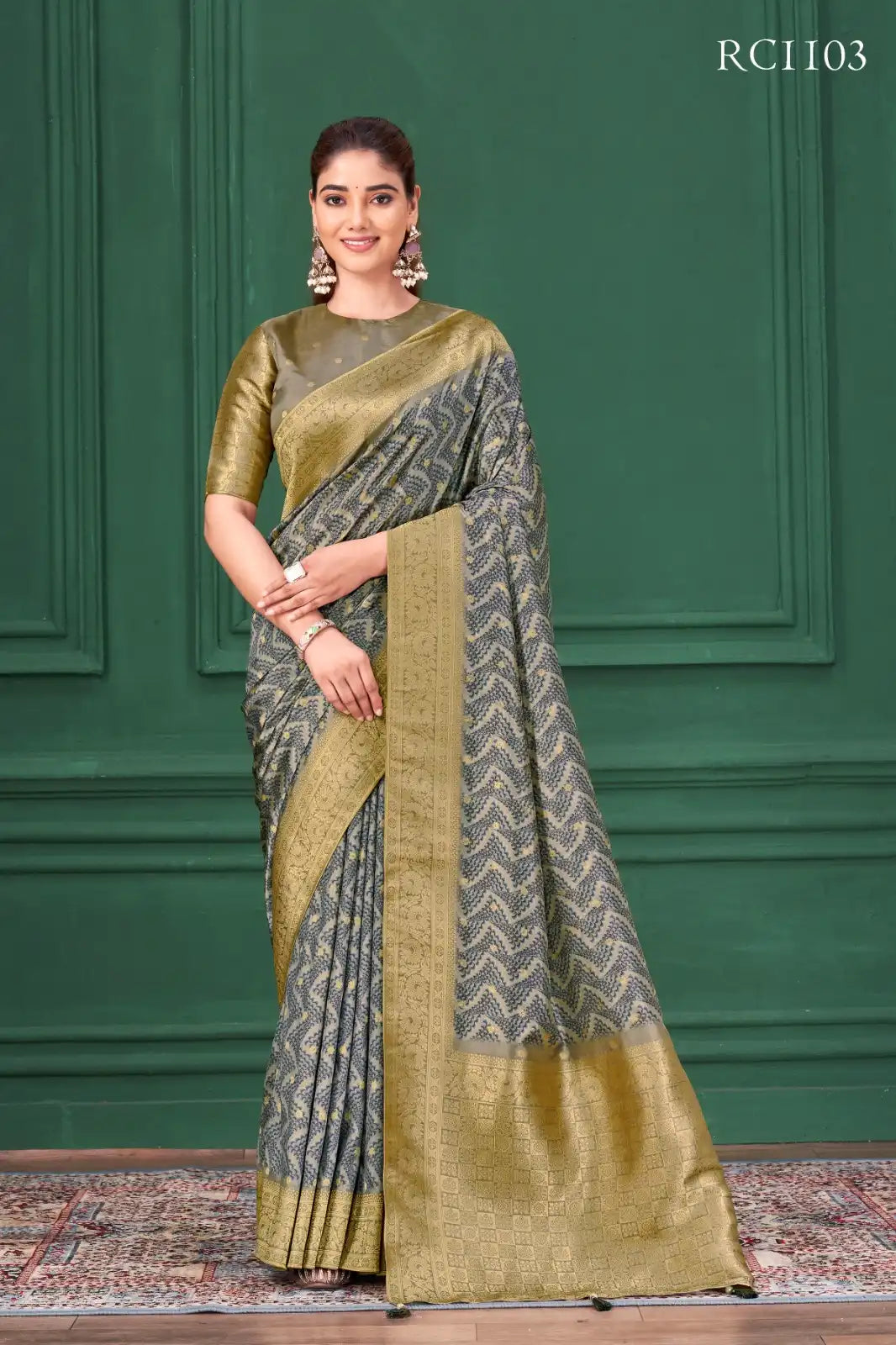 The MAHOTSAV Saree Showcases Exquisite Craftsmanship With Its Tussar Silk Jacquard Fabric