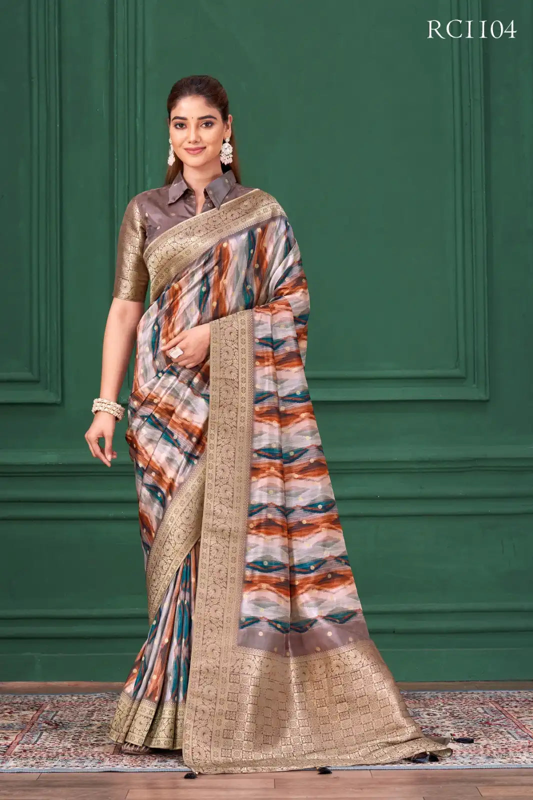 The MAHOTSAV Saree Showcases Exquisite Craftsmanship With Its Tussar Silk Jacquard Fabric