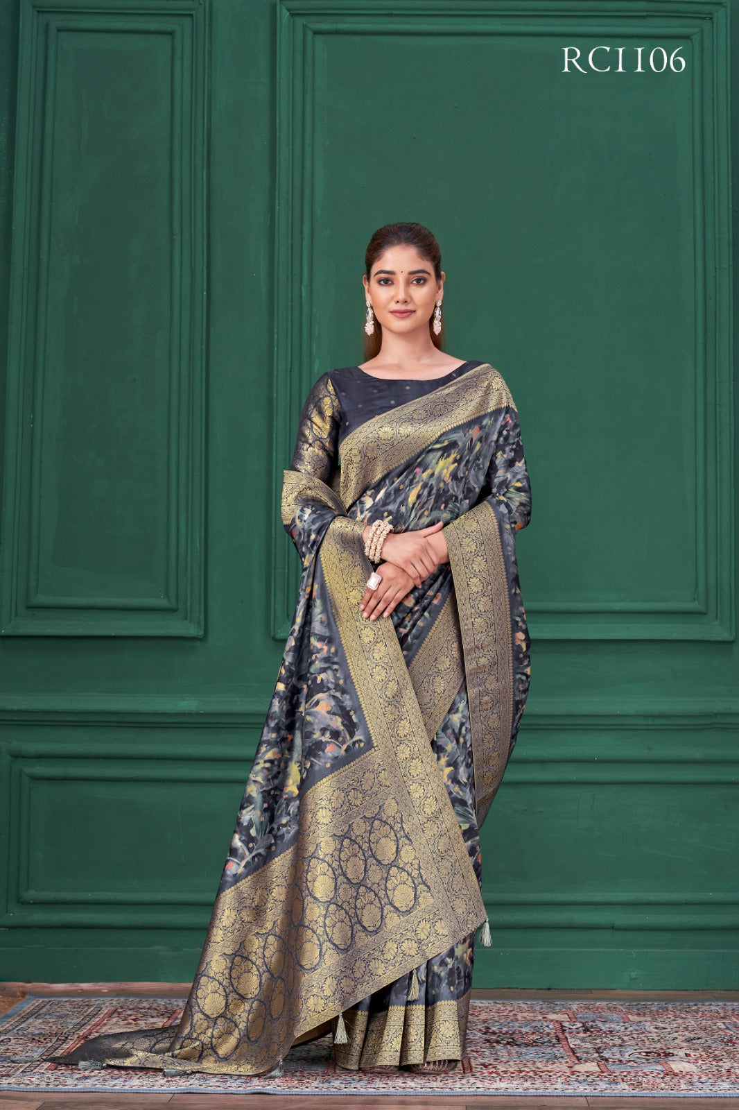 The MAHOTSAV Saree Showcases Exquisite Craftsmanship With Its Tussar Silk Jacquard Fabric