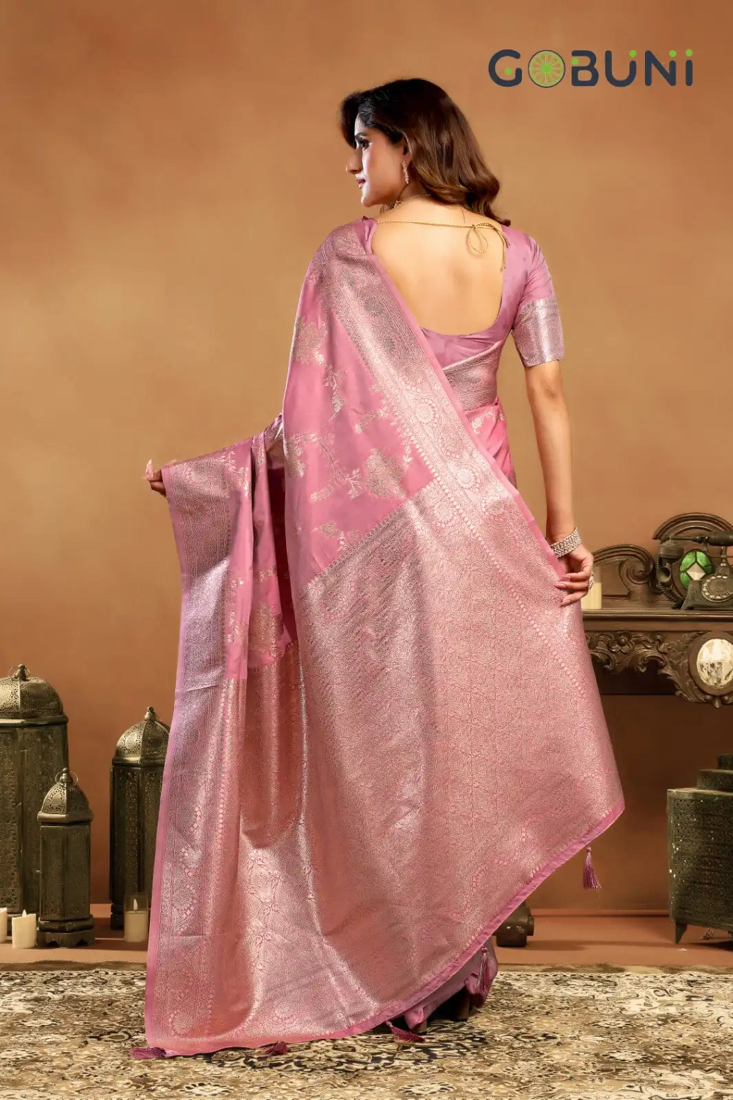 Gobuni Sarees Showcase A Rich Silk Pallu Adorned With Exquisite Zhallar Work Reflecting Expert Craftsmanship