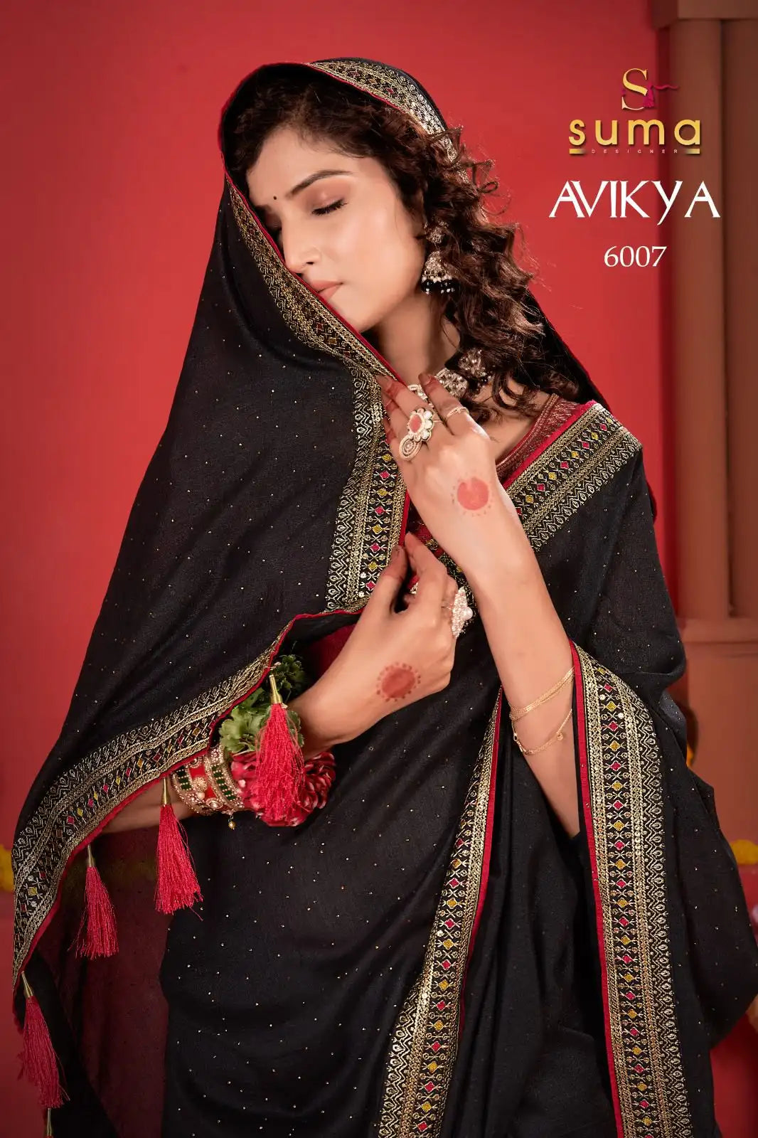Suma Designer Sarees Crafted With Exquisite Vichitra Fabric Offer A Unique Blend Of Elegance