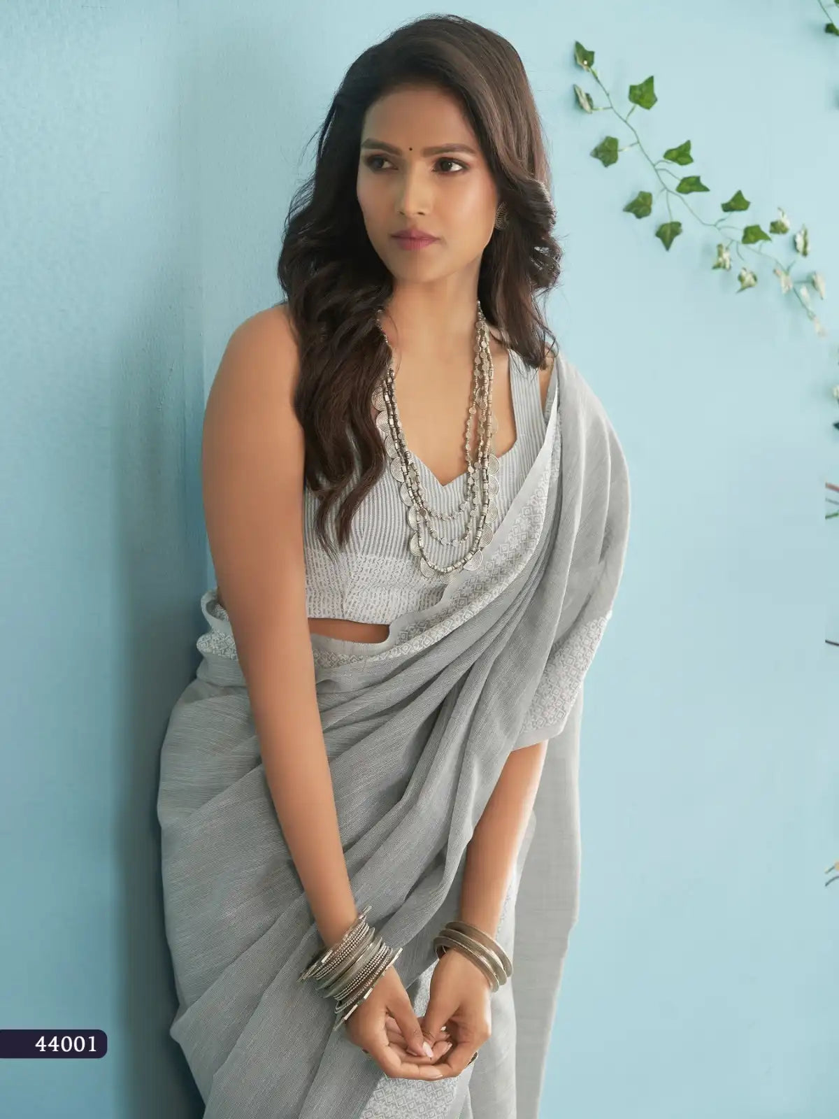 RajPath Fabric Sarees Feature A Luxurious Blend Of Soft Linen Silk Offering A Comfortable