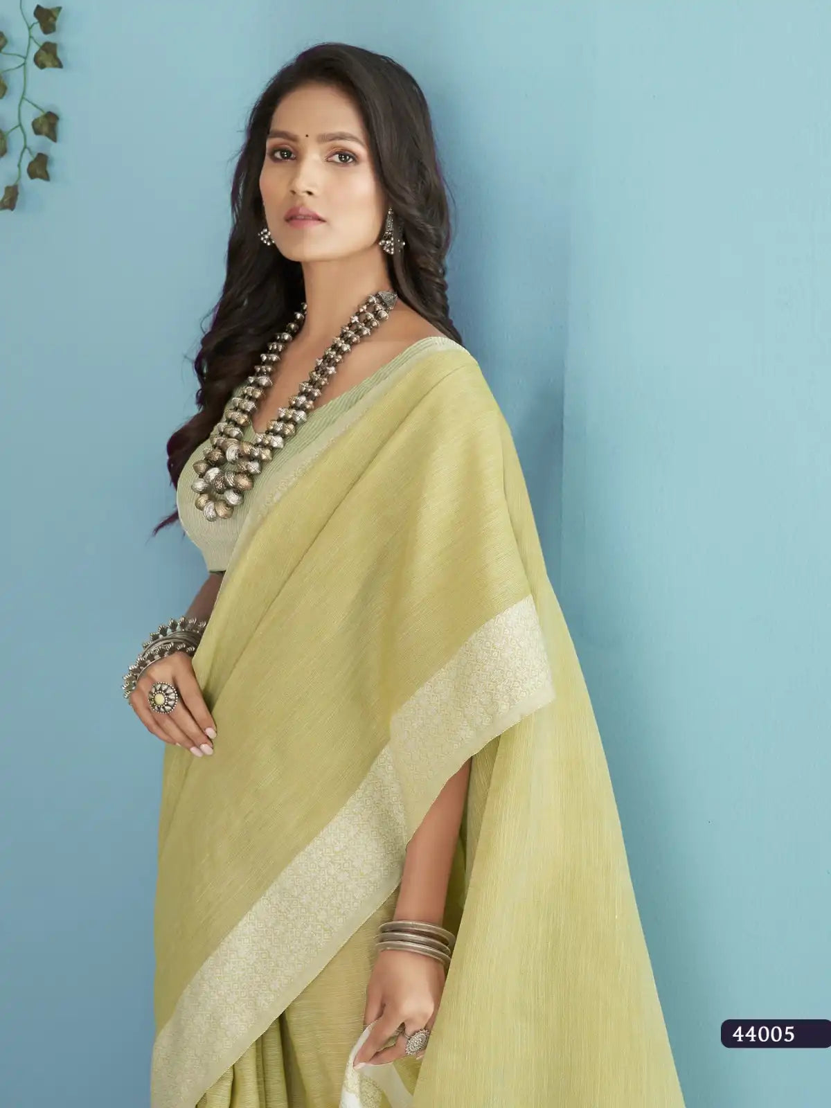 RajPath Fabric Sarees Feature A Luxurious Blend Of Soft Linen Silk Offering A Comfortable