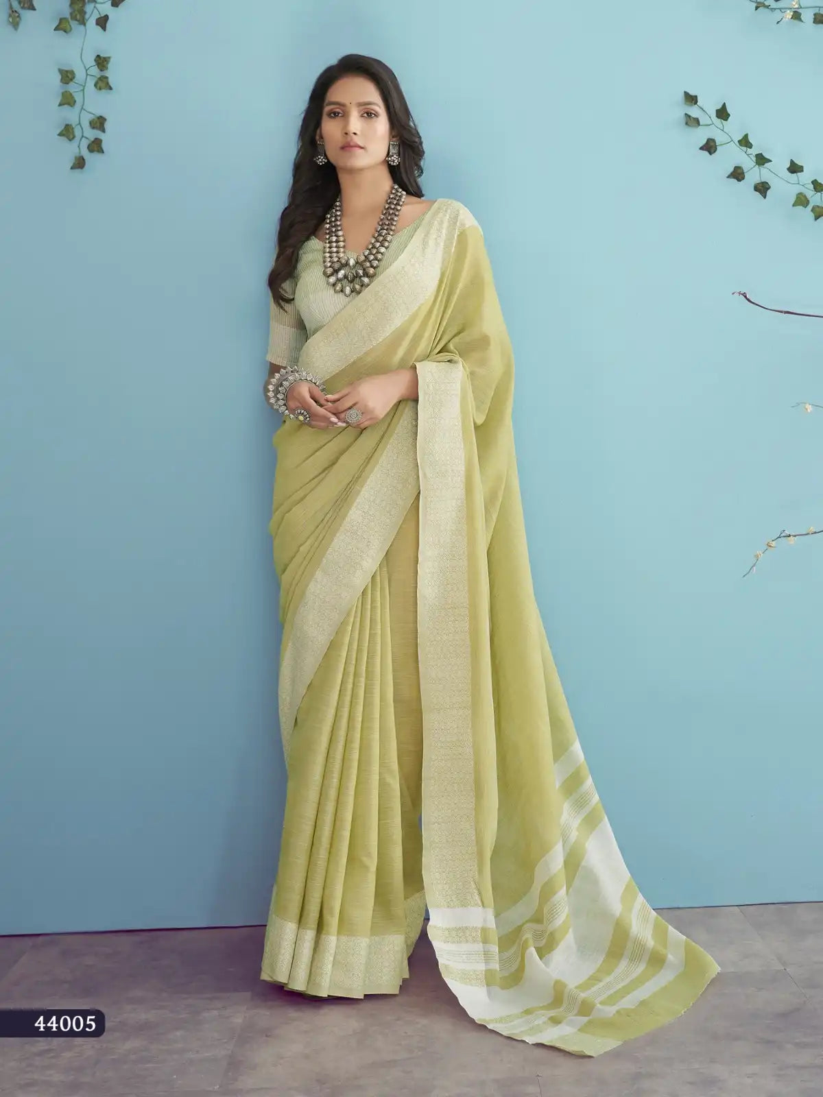 RajPath Fabric Sarees Feature A Luxurious Blend Of Soft Linen Silk Offering A Comfortable