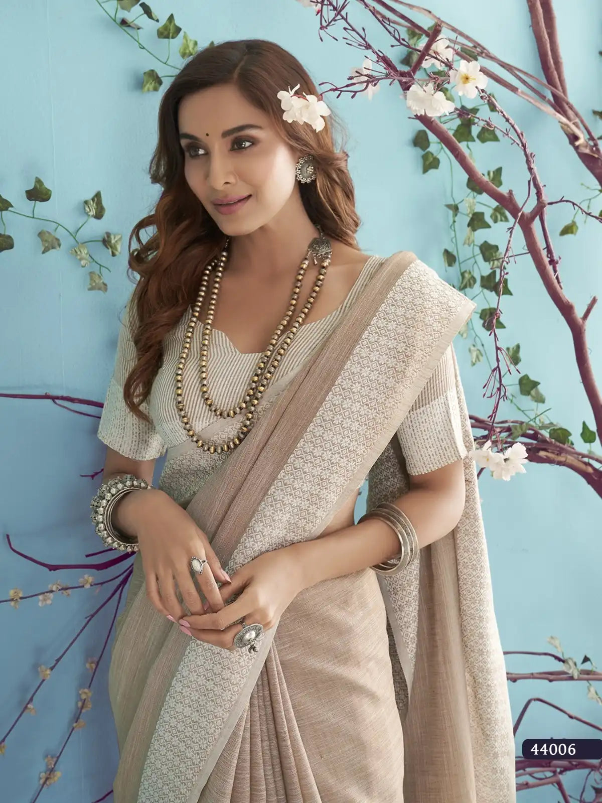 RajPath Fabric Sarees Feature A Luxurious Blend Of Soft Linen Silk Offering A Comfortable
