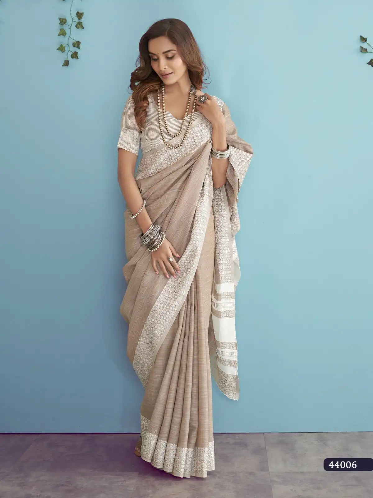 RajPath Fabric Sarees Feature A Luxurious Blend Of Soft Linen Silk Offering A Comfortable