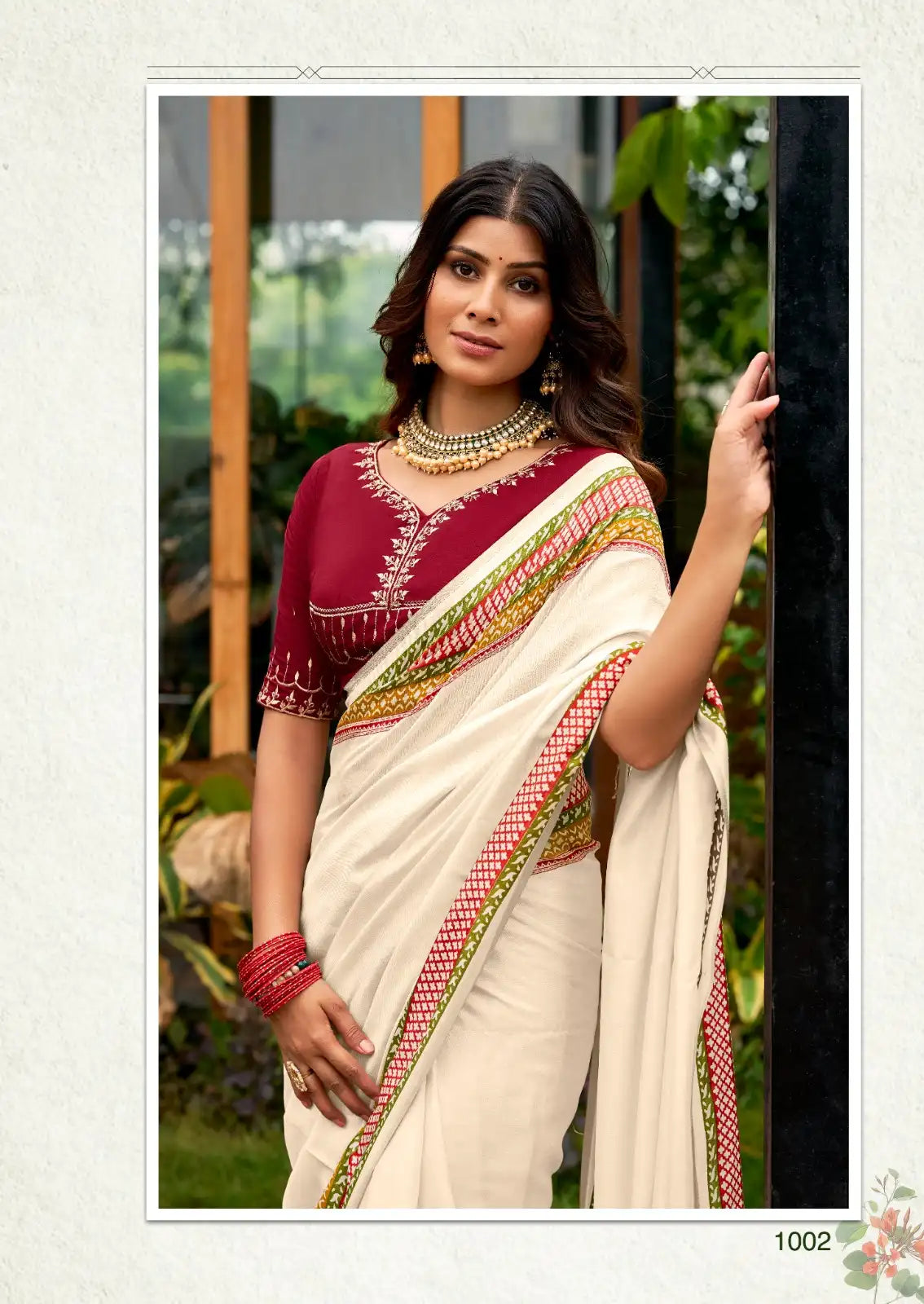 SR Saree Features A Refined Tussar silk border that adds a subtle texture and richness to the fabric