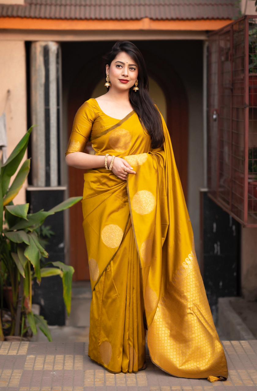 New Soft silk Saree With Zari Woven Butta & Rich Zari Woven Pallu With Cotton Tassles. - sareeswholesalers