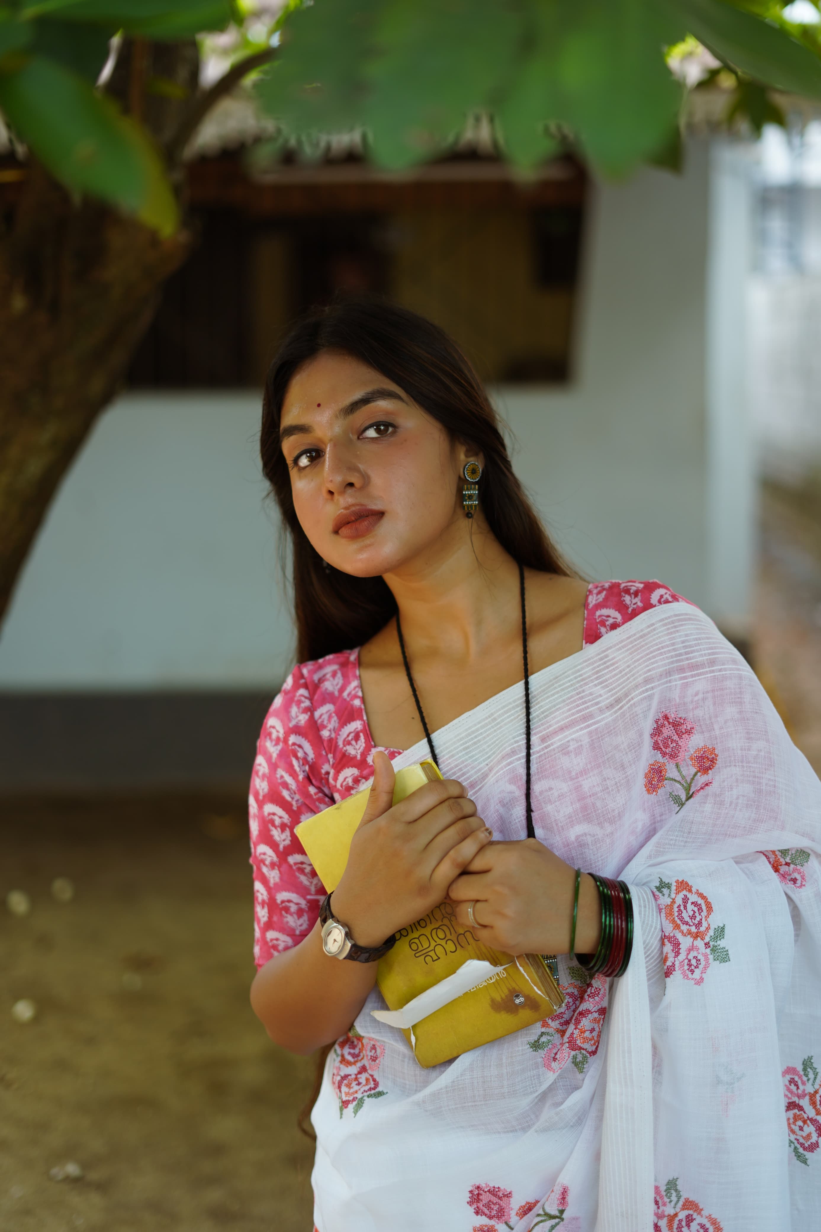 New Super White linen Pattu With Cross Stich Emboridary Buttas Saree - sareeswholesalers