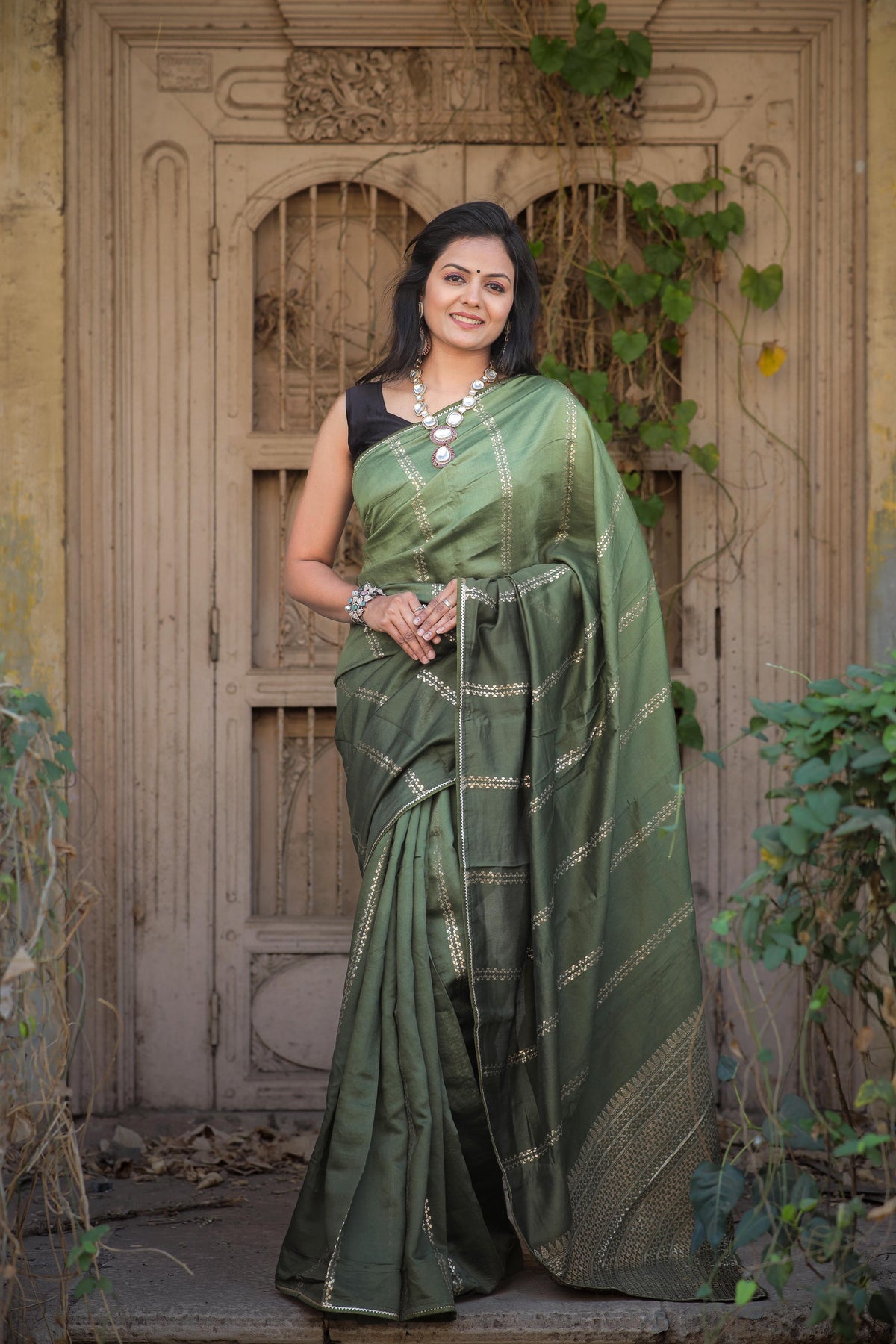 BEAUTIFUL RICH PALLU & JACQUARD WORK ON ALL OVER THE SAREE - sareeswholesalers