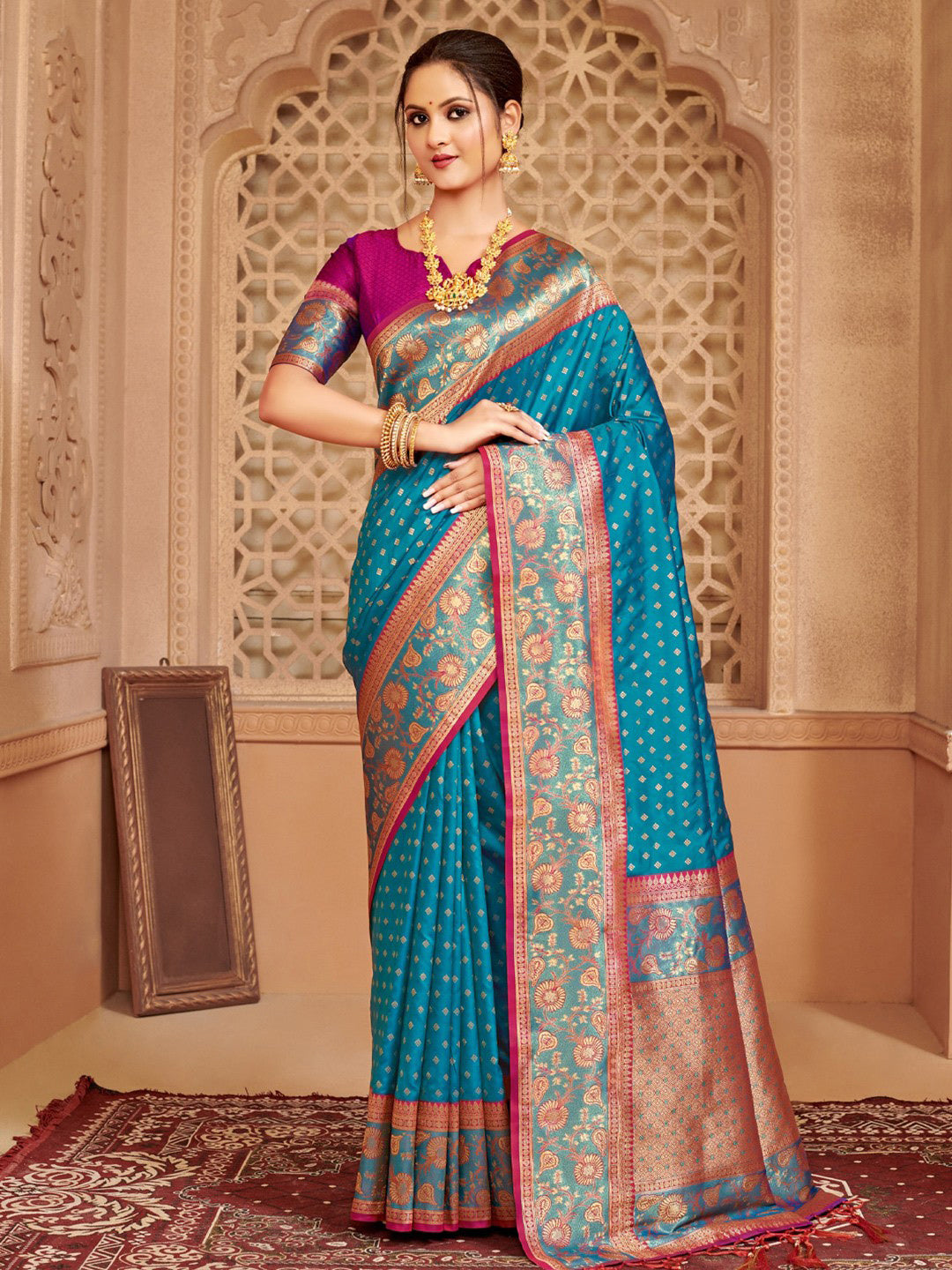 Elegant Off-White Silk Blend Saree with Golden Zari Border – Wedding & Festive Wear (Copy)