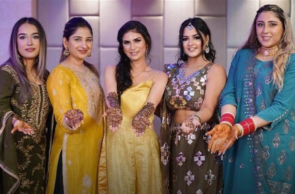 Mehndi Outfits
